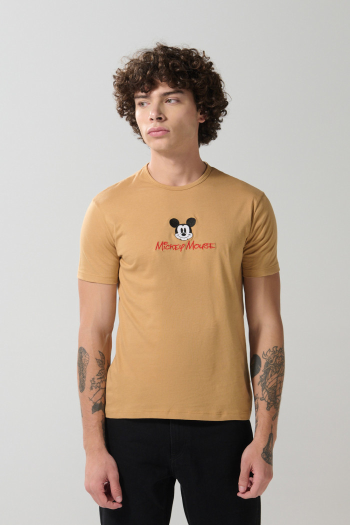 Camiseta manga corta unicolor con arte de Mickey
