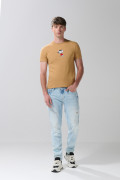 Camiseta unicolor cuello redondo con diseño de Snoopy