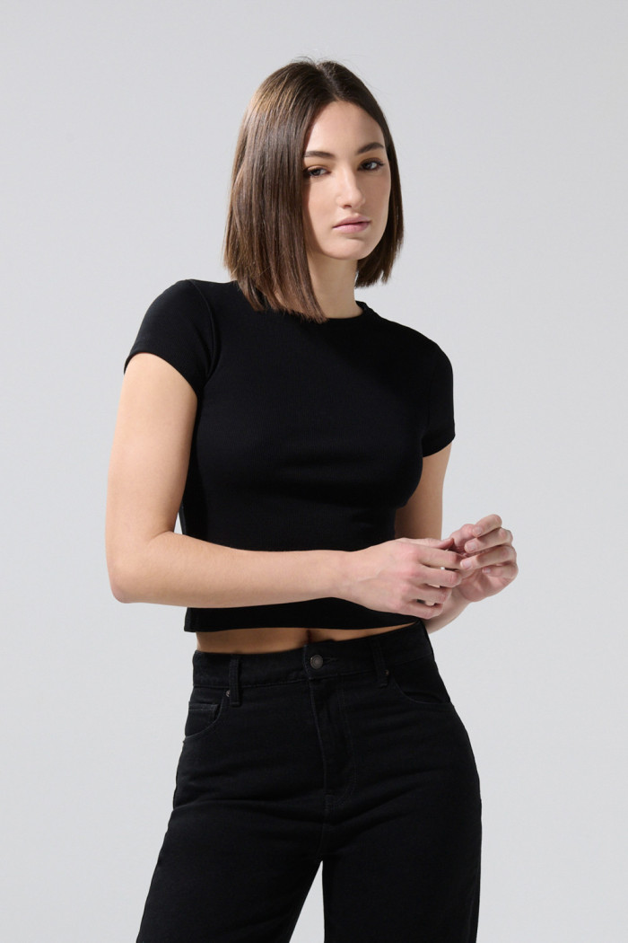 Camiseta ajustada acanalada unicolor manga corta