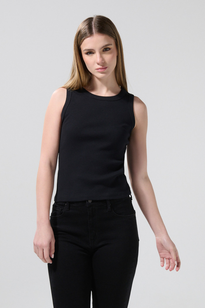Camiseta acanalada unicolor ajustada con manga sisa