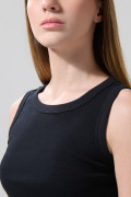 Camiseta acanalada unicolor ajustada con manga sisa