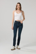 Jean azul oscuro push up tiro alto con realce posterior