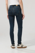 Jean azul oscuro push up tiro alto con realce posterior