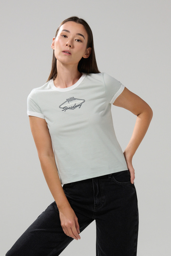 Camiseta college verde clara manga corta con contrastes