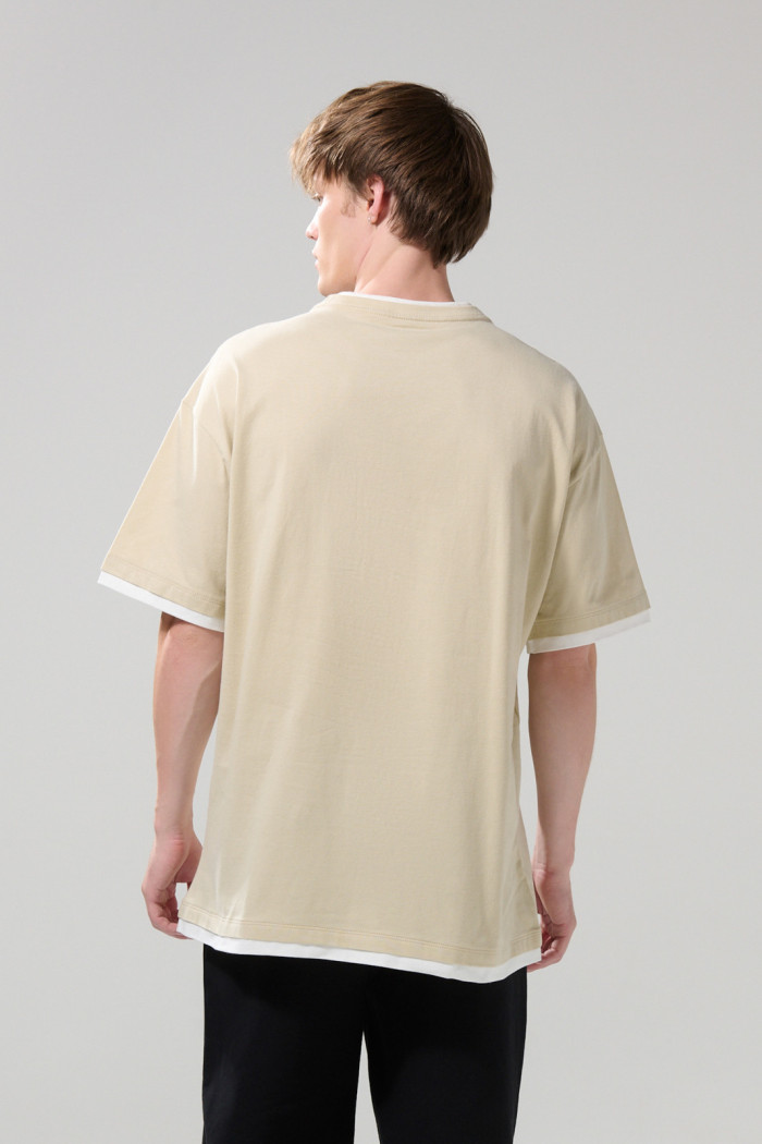 Camiseta manga corta oversize unicolor con contrastes