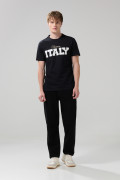 Camiseta cuello redondo negra con texto college blanco
