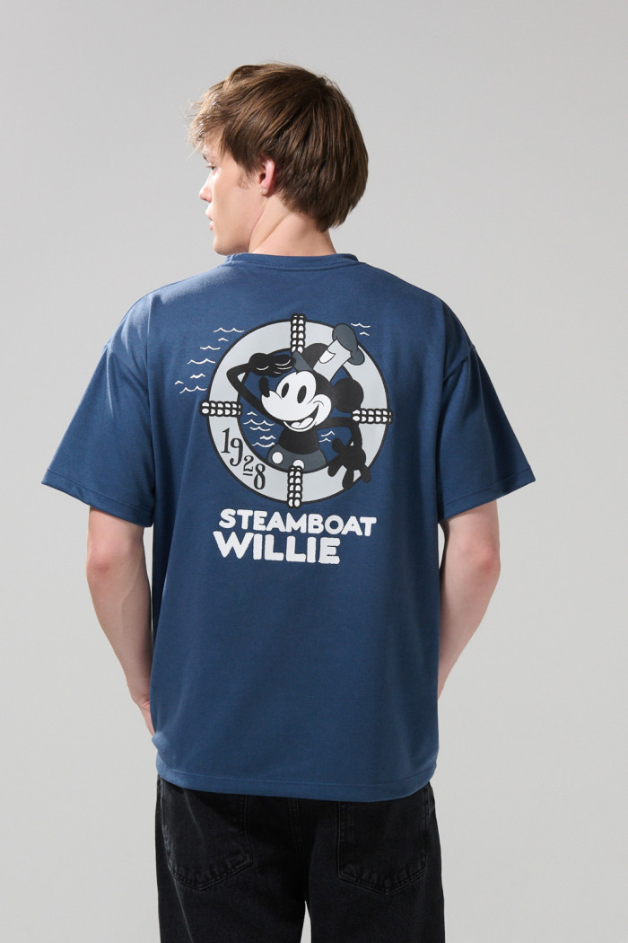 Camiseta azul oscura de Mickey oversize cuello redondo