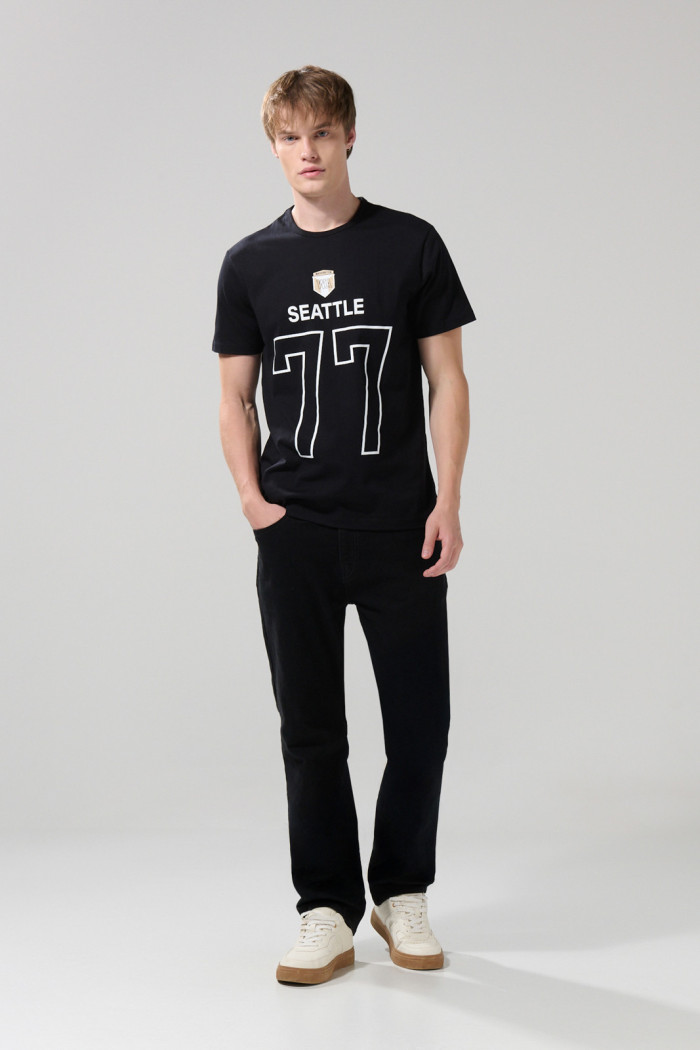 Camiseta manga corta negra college en algodón