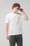 Camiseta cuello redondo crema con textos estampados