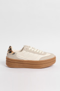 Tenis de plataforma cremas con diseño animal print posterior
