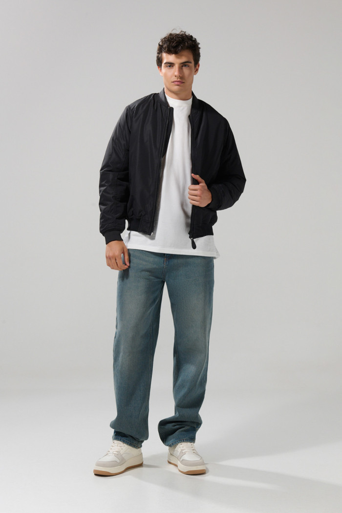 Chaqueta bomber acolchada unicolor con bolsillos laterales