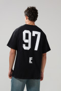 Camiseta negra oversize manga corta con diseños college