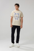 Camiseta kaki manga corta con arte de Garfield en frente