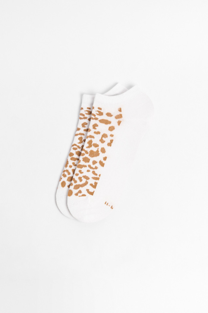Medias unicolores tobilleras con diseño de animal print