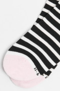 Medias tobilleras cremas con contrastes y rayas