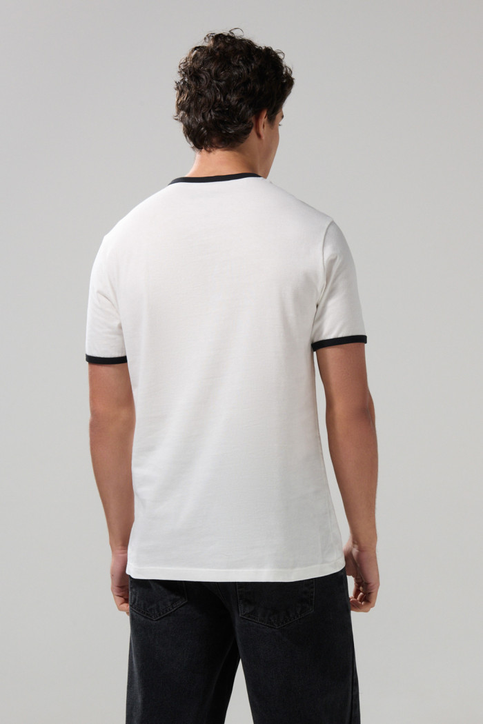 Camiseta crema clara manga corta de Mickey con contrastes