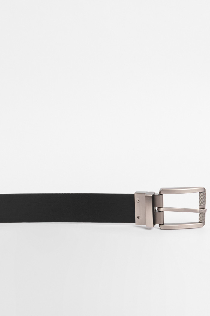 Cinturón negro reversible sintético con hebilla cuadrada