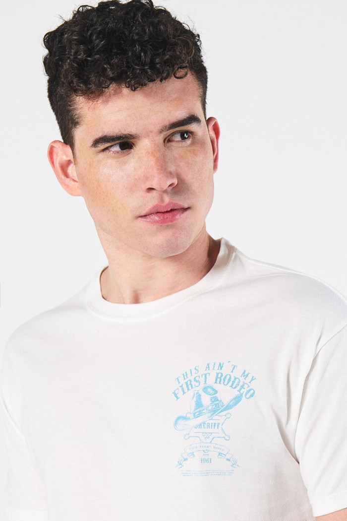 Camiseta unicolor manga corta con diseños vaqueros