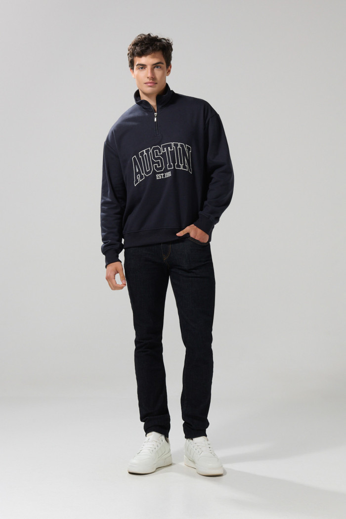 Jean skinny ajustado azul intenso tiro bajo con costuras