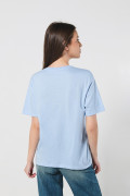 Camiseta unicolor con estampación vaquera y manga corta