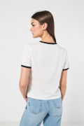 Camiseta crema clara de Los Supersónicos con manga corta