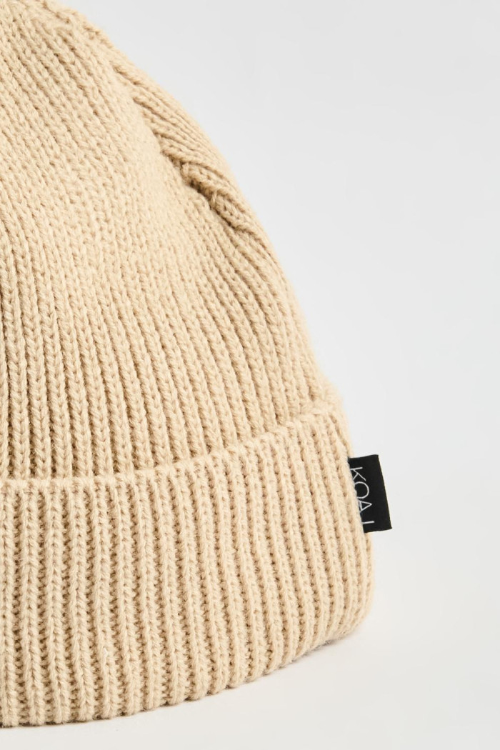 Gorro tejido kaki claro con diseño college de London