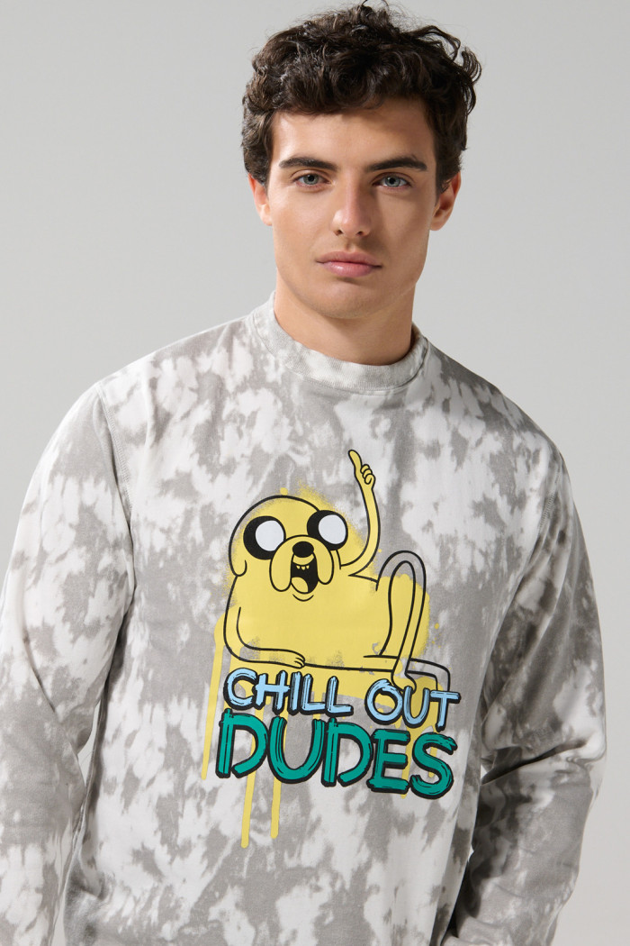 Buzo crema tie dye de Hora de aventura cuello redondo