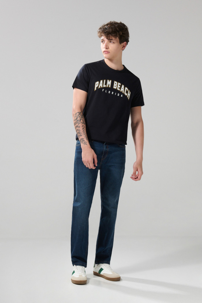 Jean straight leg bota recta azul oscuro con tiro bajo