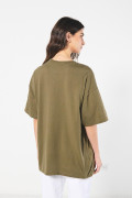 Camiseta verde oversize manga corta con estampado cósmico