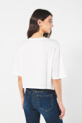 Camiseta oversize crop top crema con diseño de pizza