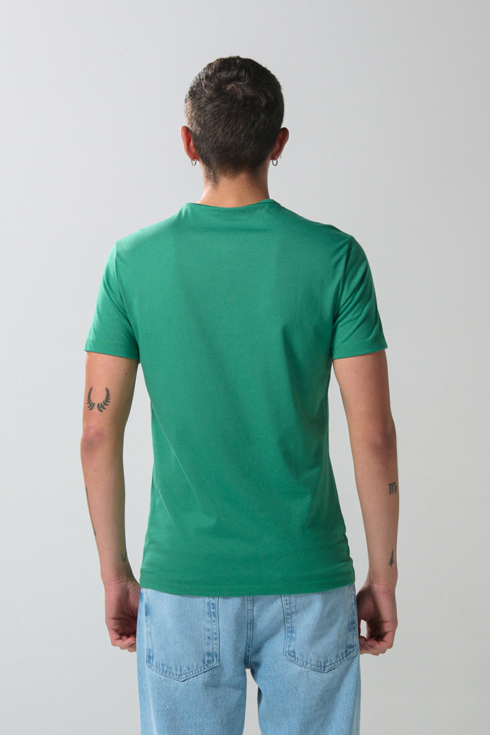 Camiseta cuello redondo unicolor con arte de Snoopy