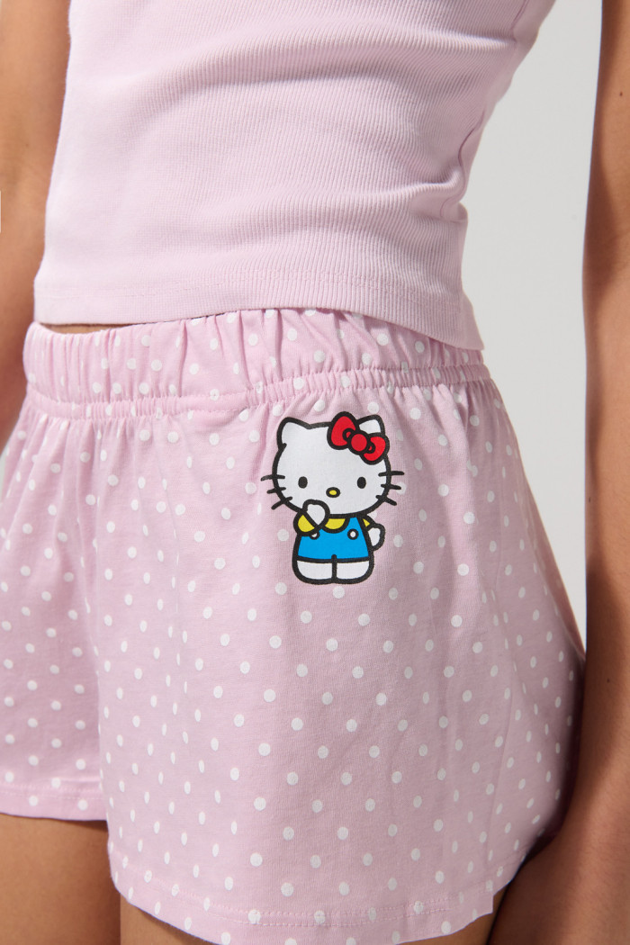 Short rosado claro con diseño de Hello Kitty y tiro medio