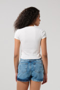 Camiseta crema clara manga corta con arte de Betty Boop