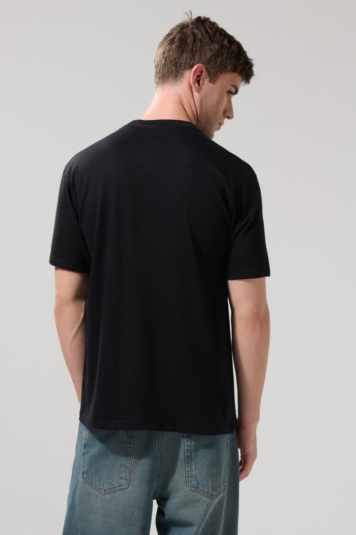 Camiseta en algodón negra college cuello redondo