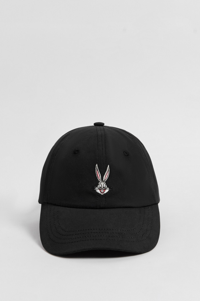 Cachucha beisbolera negra con bordado de Looney Tunes