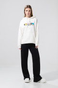 Buzo con capota crema oversize y diseño de Hello Kitty