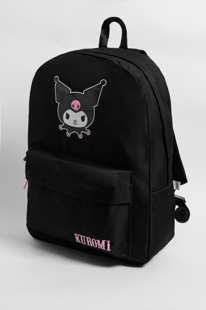 Maleta negra con diseño de Kuromi y bolsillo delantero