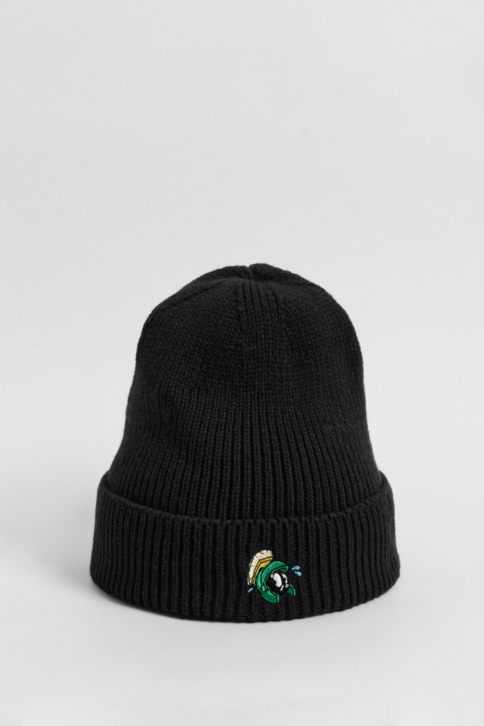 Gorro azul oscuro con diseño de Looney Tunes en frente