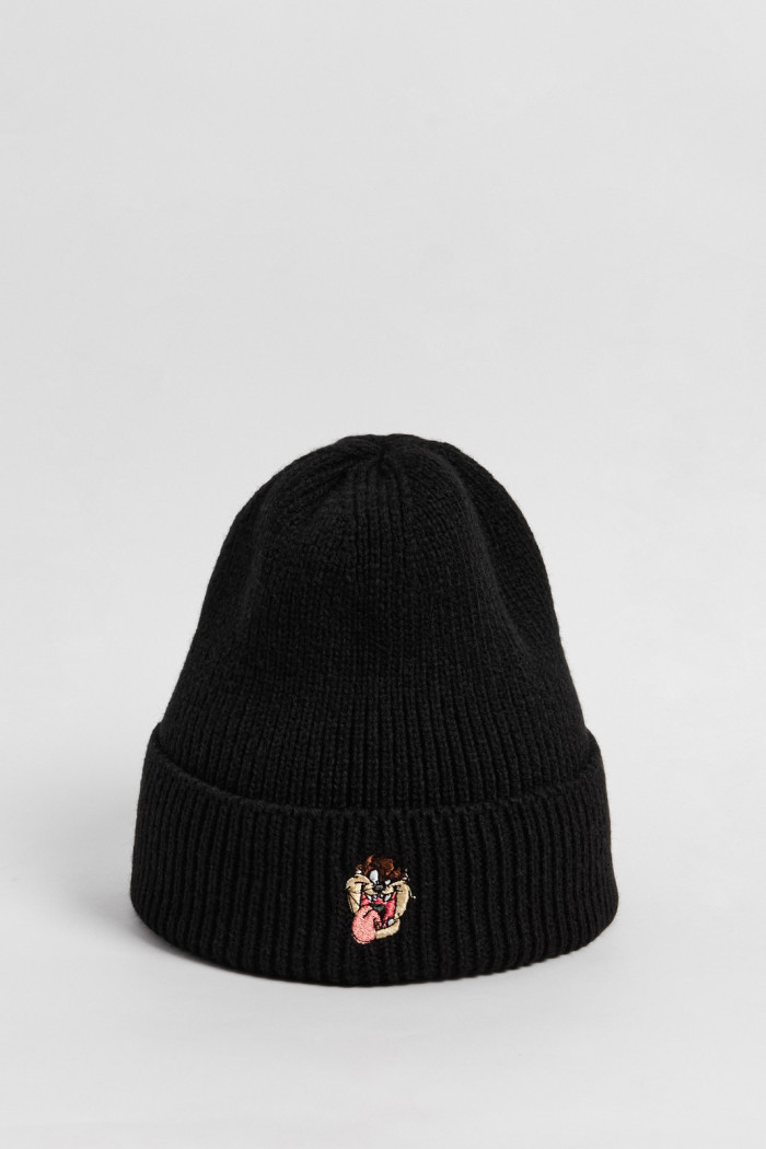 Gorro negro tejido con bordado de Looney Tunes