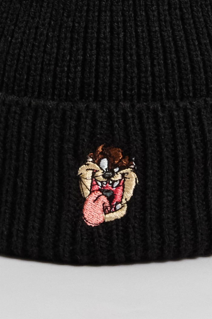 Gorro negro tejido con bordado de Looney Tunes