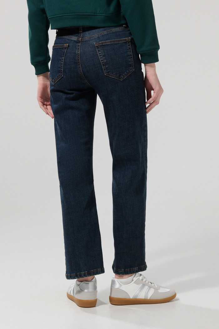 Jean straight leg bota recta azul oscuro con tiro alto