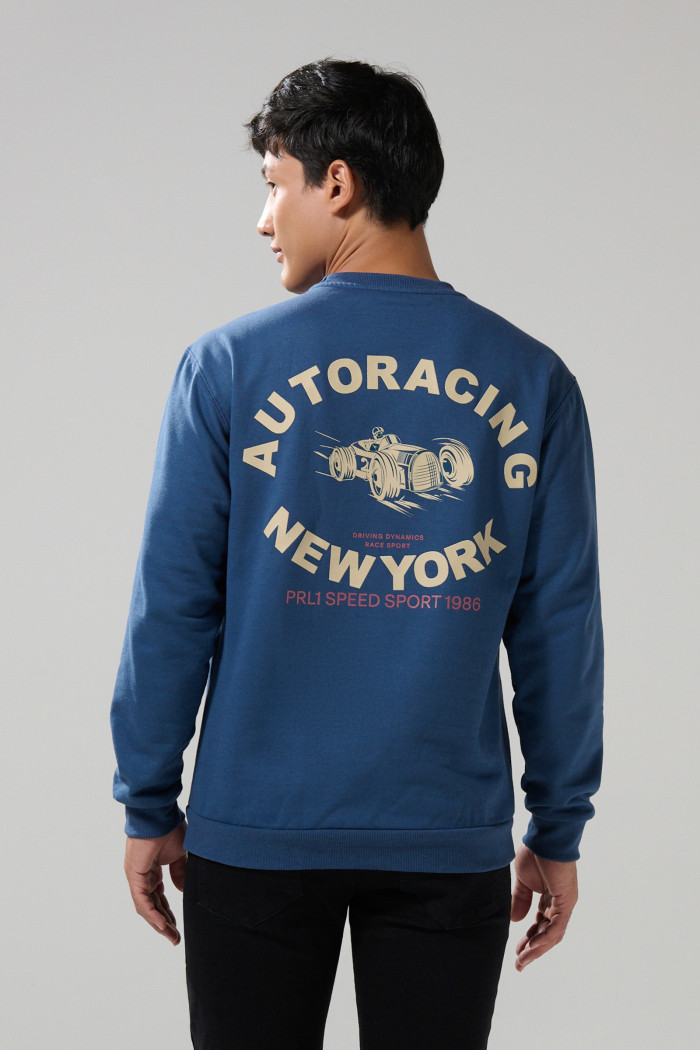 Buzo cuello redondo azul oscuro con arte college