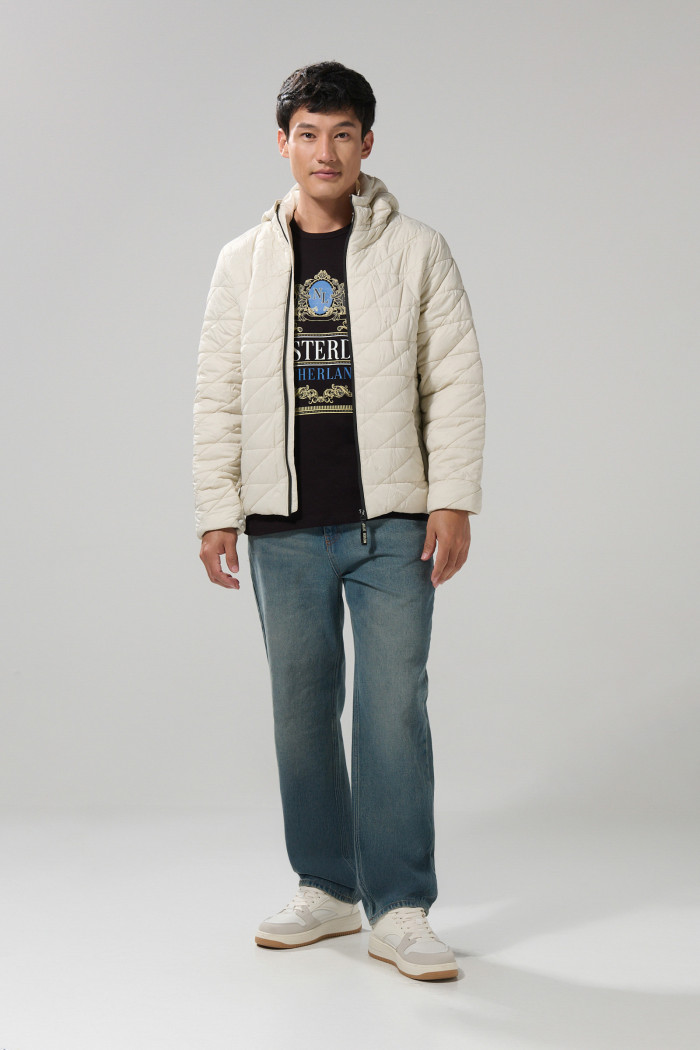 Chaqueta acolchada con cuello alto y capota unicolor
