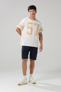 Camiseta oversize crema college con cuello redondo