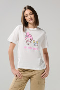 Camiseta cuello redondo crema clara con arte de My Melody