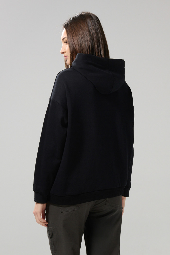Buzo oversize con capota negro de Nightmare Before Christmas