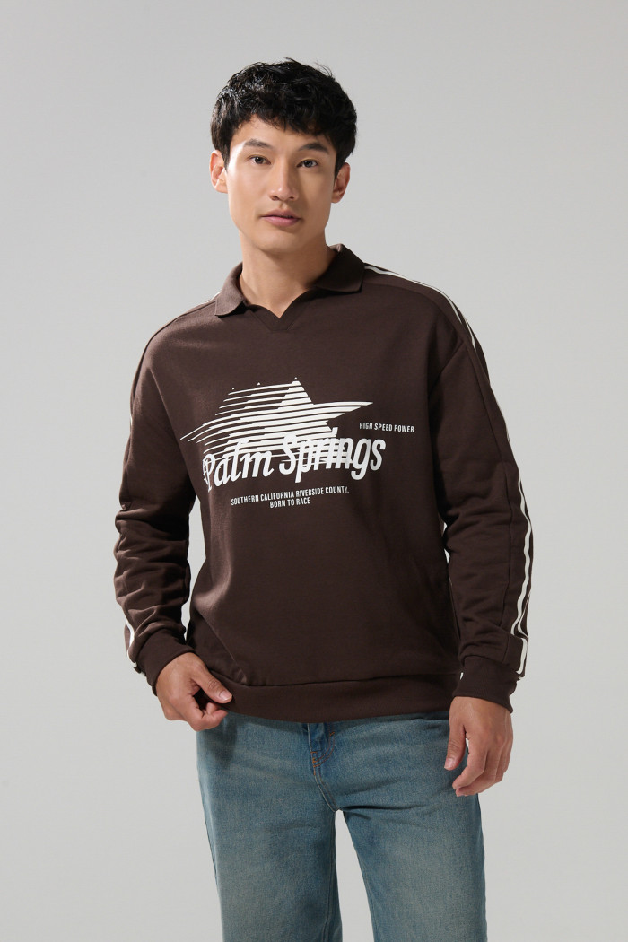 Buzo oversize cuello polo café con arte college