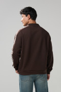 Buzo oversize cuello polo café con arte college