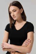 Camiseta ajustada crop top unicolor con cuello V