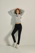 Jean jegging negro con súper tiro alto y ajuste ceñido